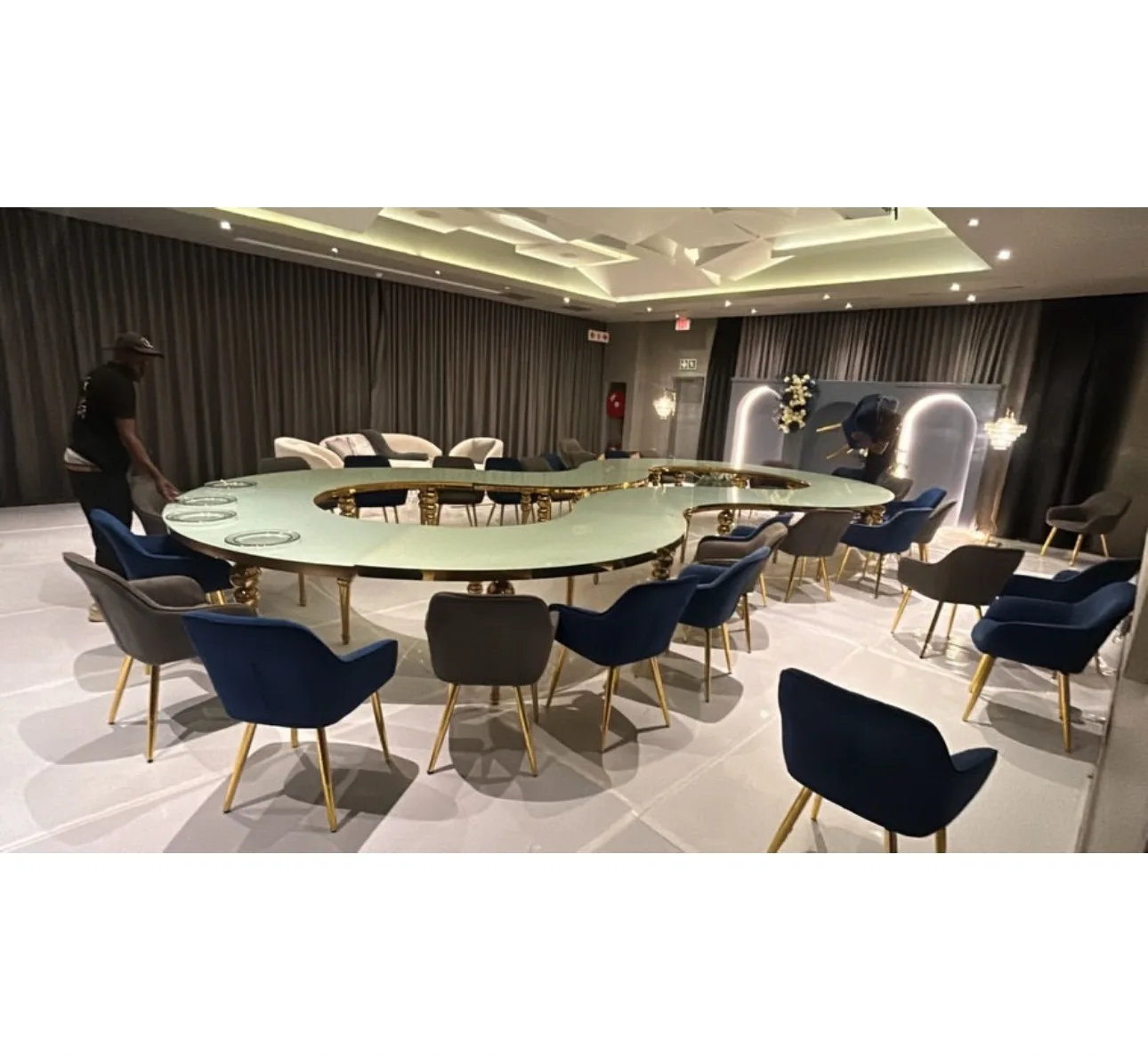 New Design Glass Wedding Table with Crystal Silver Metal Frame Banquet Dining Table for Event Decorative