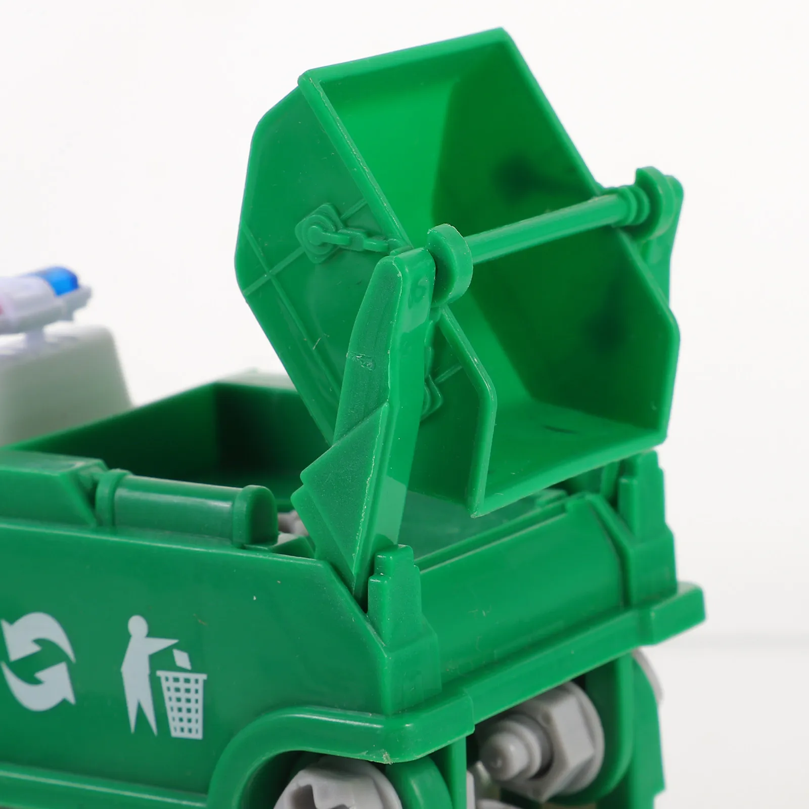 

Набор из 4 машинок-мусоровозов для детей: развивающий игровой набор для сборки своими руками, обучающий экологическим вопросам, развивающий мелкую моторику, подарок