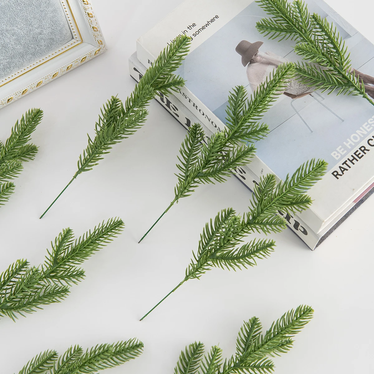 

5pcs/10pcs Christmas tree Artificialplant plastics tube Pine needle Decor Home accessory Green Leaves Diy scrapbook box bonsai