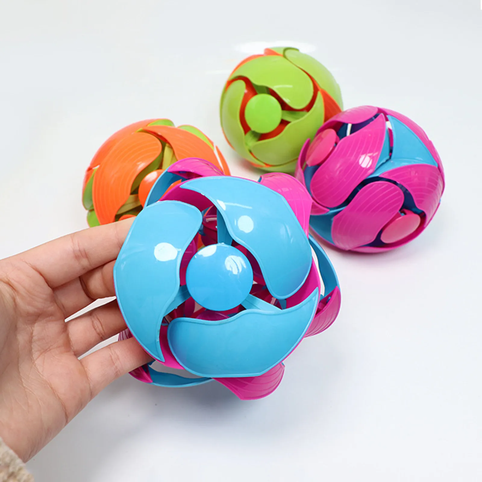 2 Piece Children Educational Games  Hand Throwing Ball Telescopic Ball One Ball Two-Color Hand Throwing Color Changing Toy