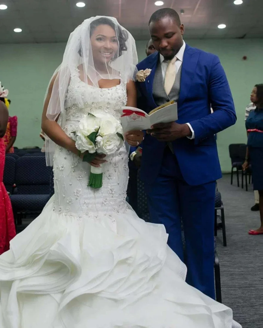 تخصيص تصميم جيد السباغيتي حزام يزين الخرز حورية البحر فستان الزفاف Vestidos De Novia الأورجانزا الكشكشة المتتالية الزفاف