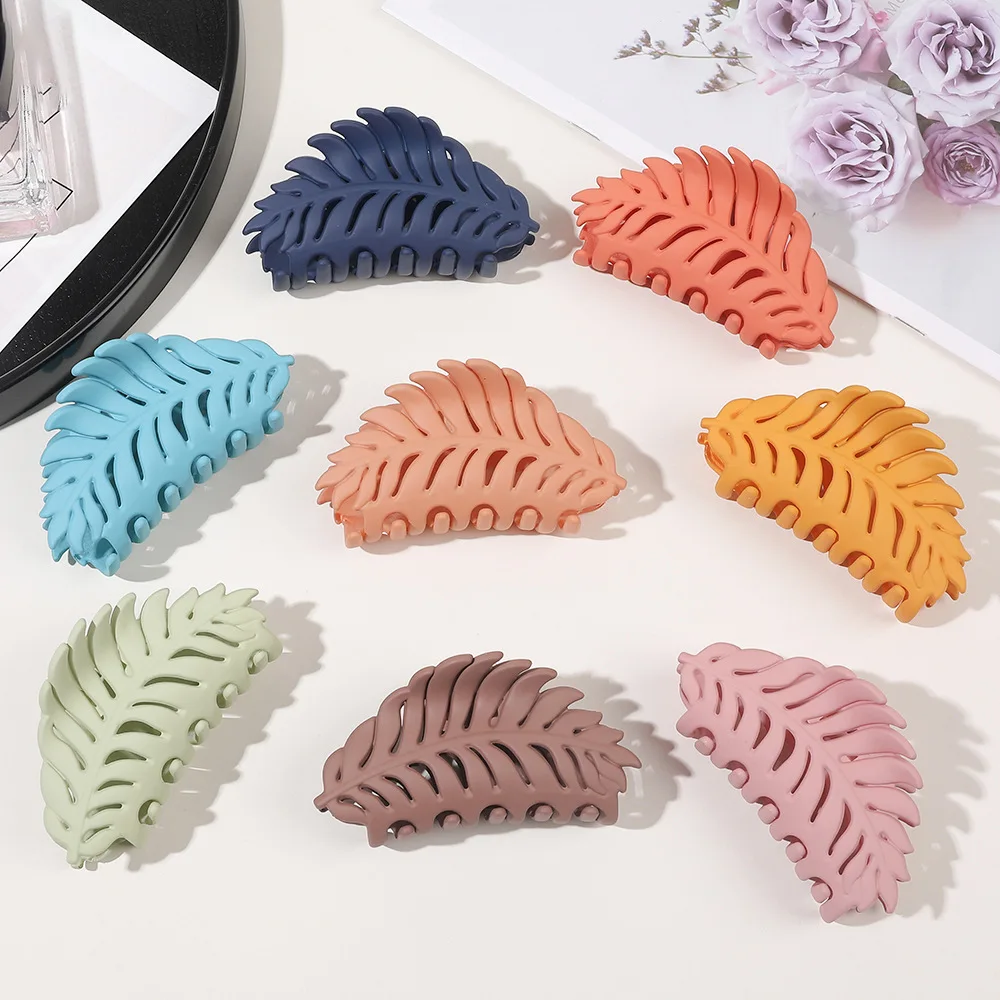 New Fashion Large Frosted Leaves Hollow Out Boutique Simple Striped Hairpin Barrettes for Women Girl Accessories Headwear