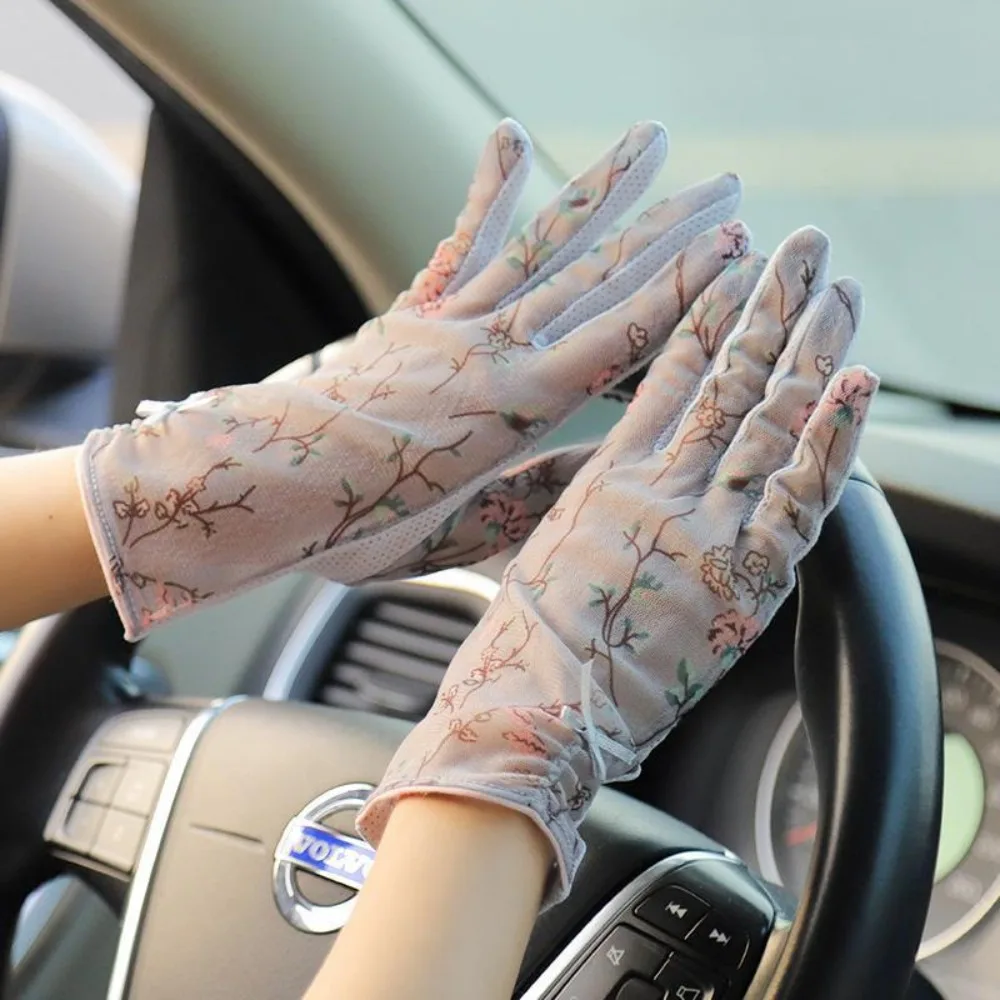 Summer Driving for Women's Elegant Floral Sunscreen Gloves  Thin Non-slip and Anti-ultraviolet Lace Gloves