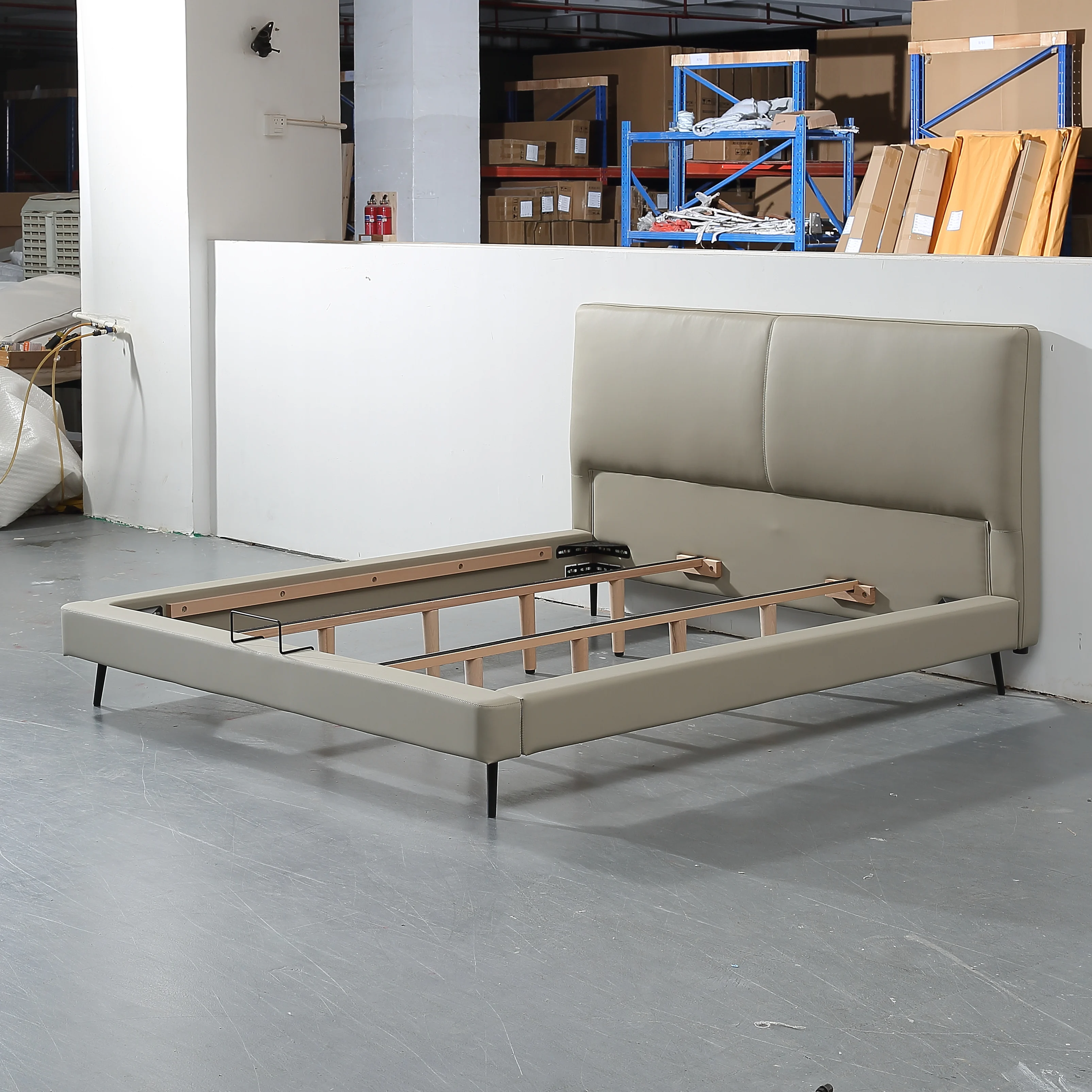 Italian minimalist leather solid wood soft bag bed beech row skeleton master bedroom High Quality