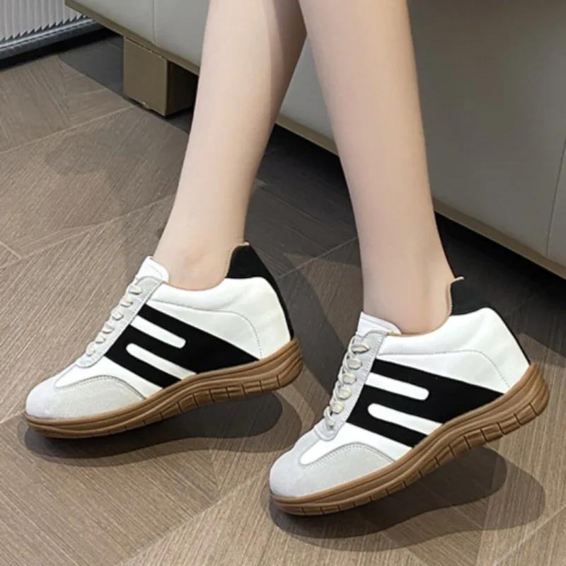 Autumn New Breathable Casual Women's Shoes Fashionable Retro Lace-up Color-blocked Low-heeled Low-top Sneakers