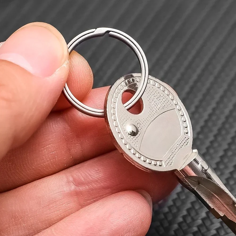 Thumbnail 2 - #84 Latest Keychain with Light Offers