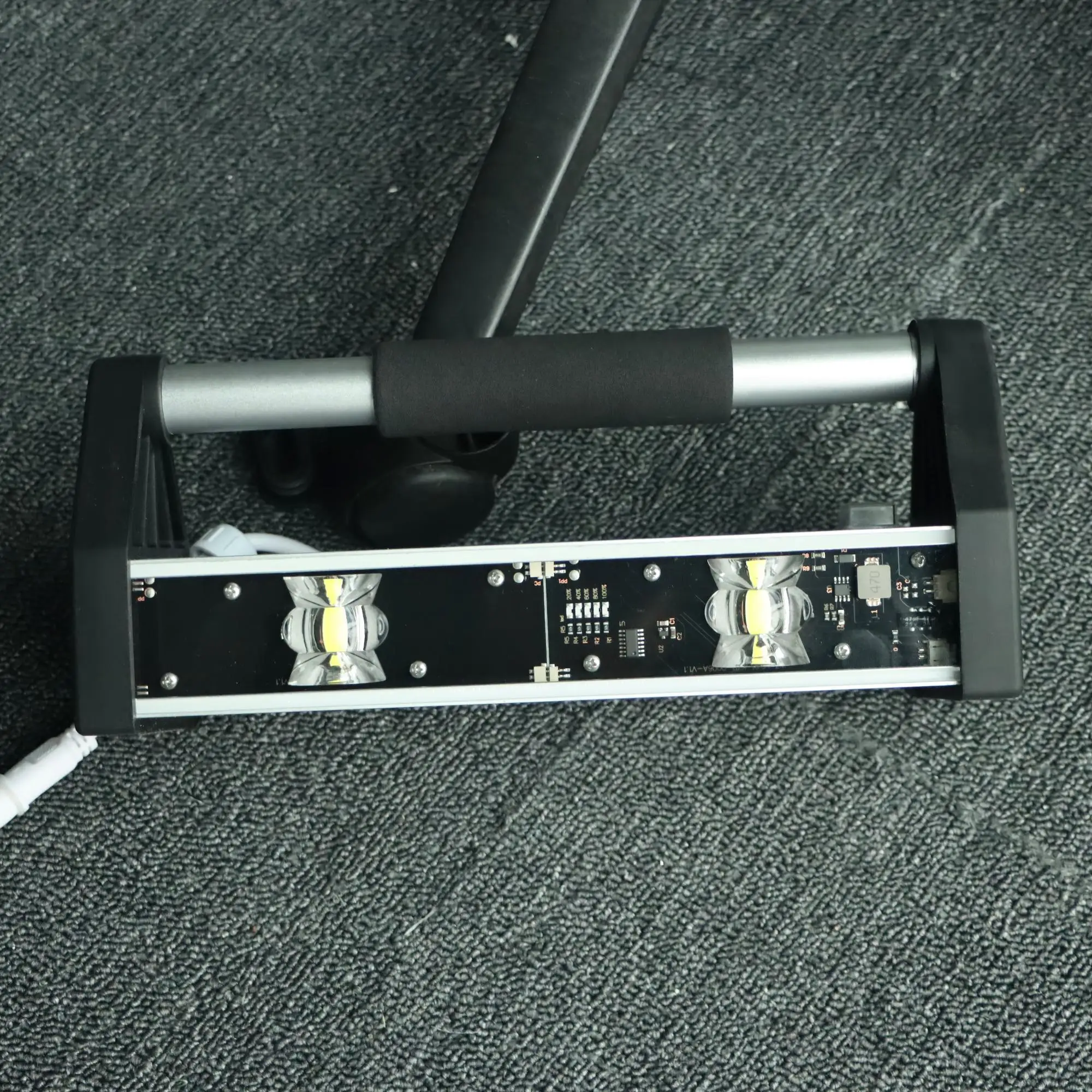 Wall Leveling，Is Used To Paint and Polish The Wall, and The Bridge Deck Lighting Developing Lamp with Uneven Wall Lighting - view 4