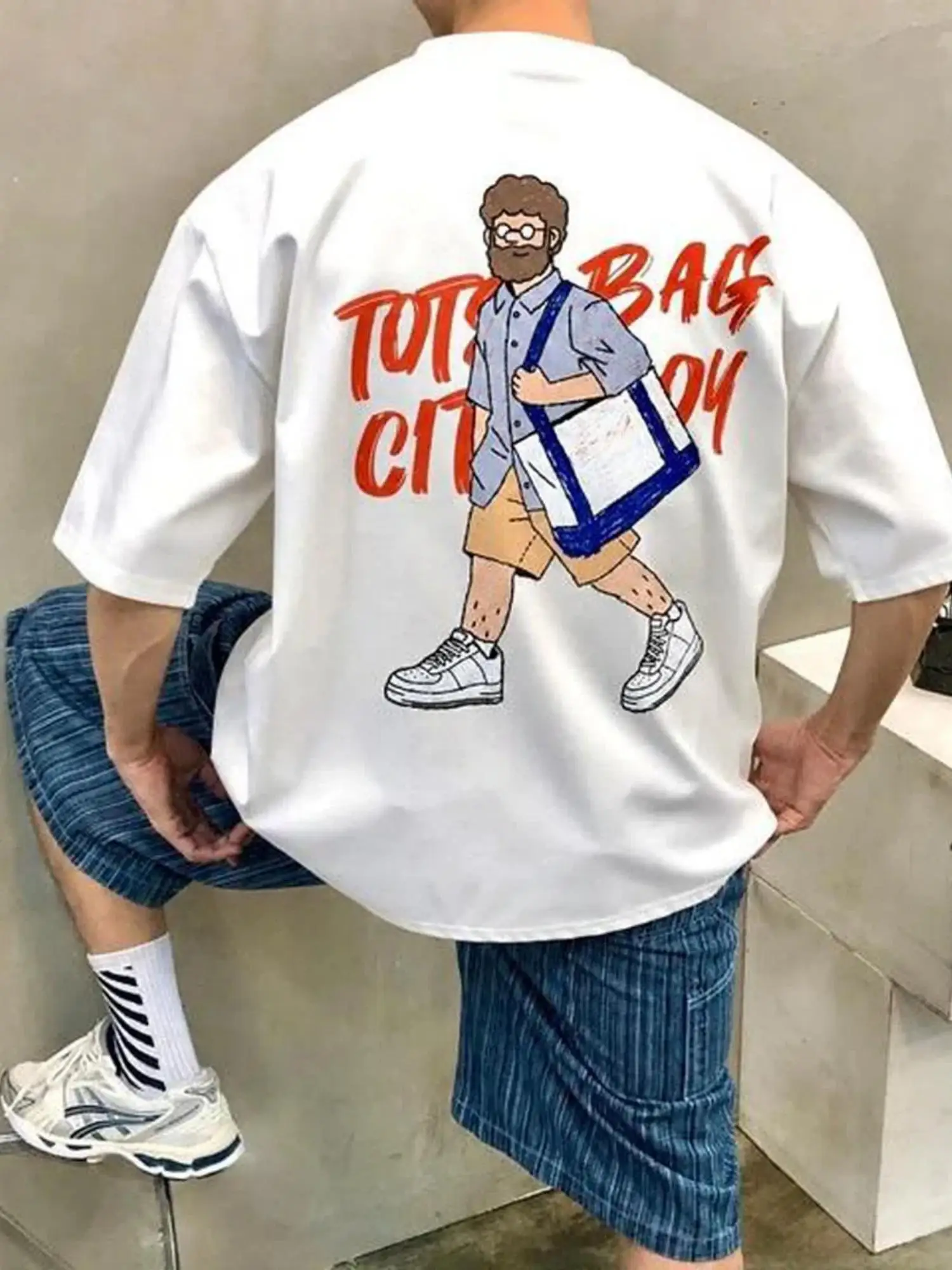Men's Casual Loose-Fit White Short-Sleeve Graphic T-Shirt, Cartoon Bearded Backpacker Print, Street Style Summer Casual Daily Wear, Loose-Fit Comfortable Fashion Men's Casual Short-Sleeve T-Shirt