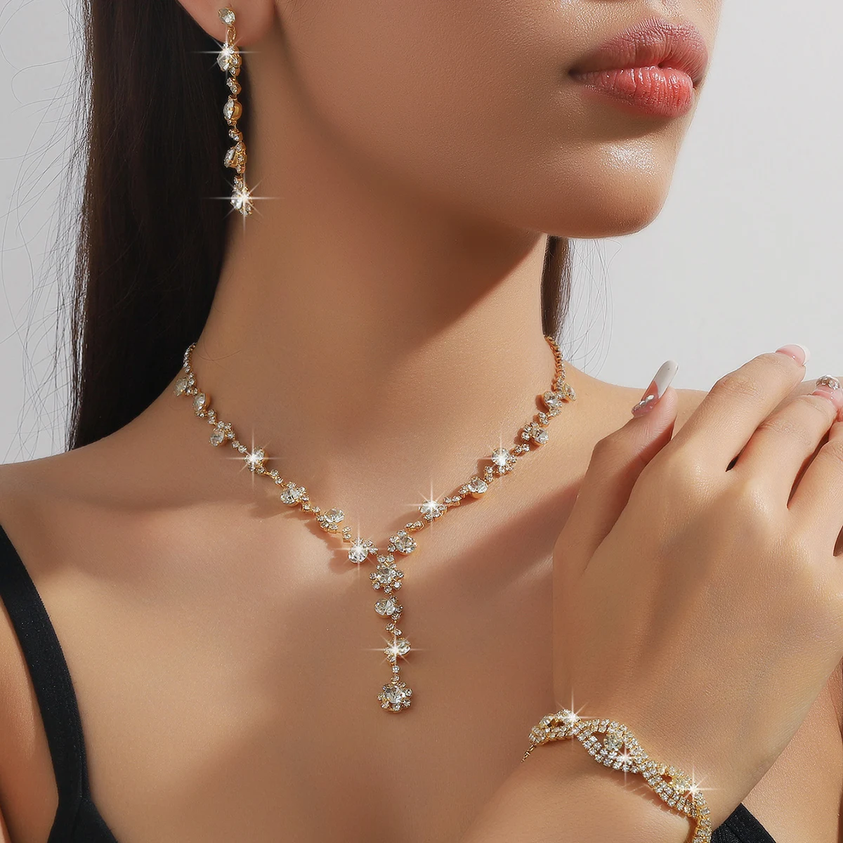 4PC Women\'s Fashion Copper Claw Chain Sunflower Necklace Earrings Bracelet Jewelry Set Wedding Banquet Party Holiday Gift