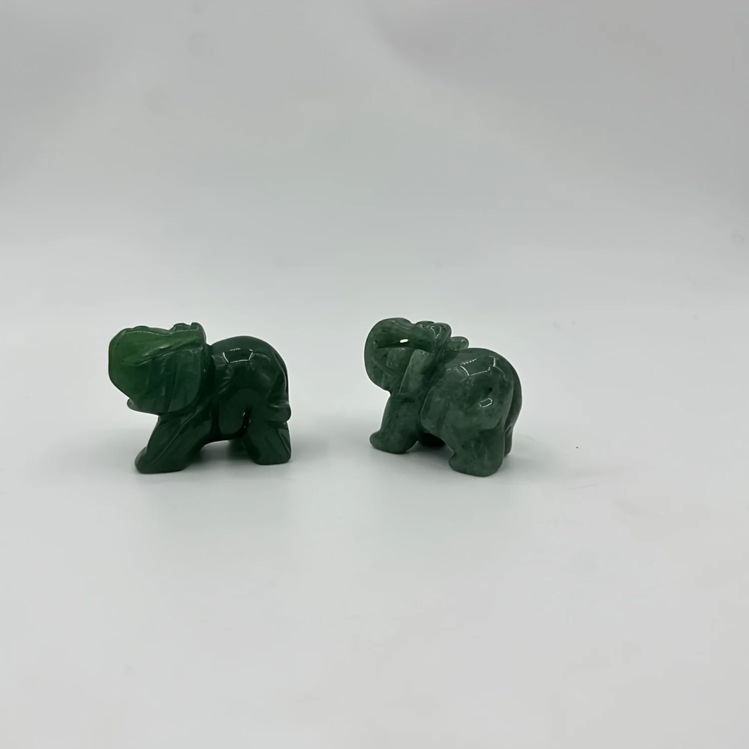 Handcrafted Green Aventurine Elephant: Serene Crystal Decor for Home or Office, Energy Enhancer - Exquisite! Laser Welding lens