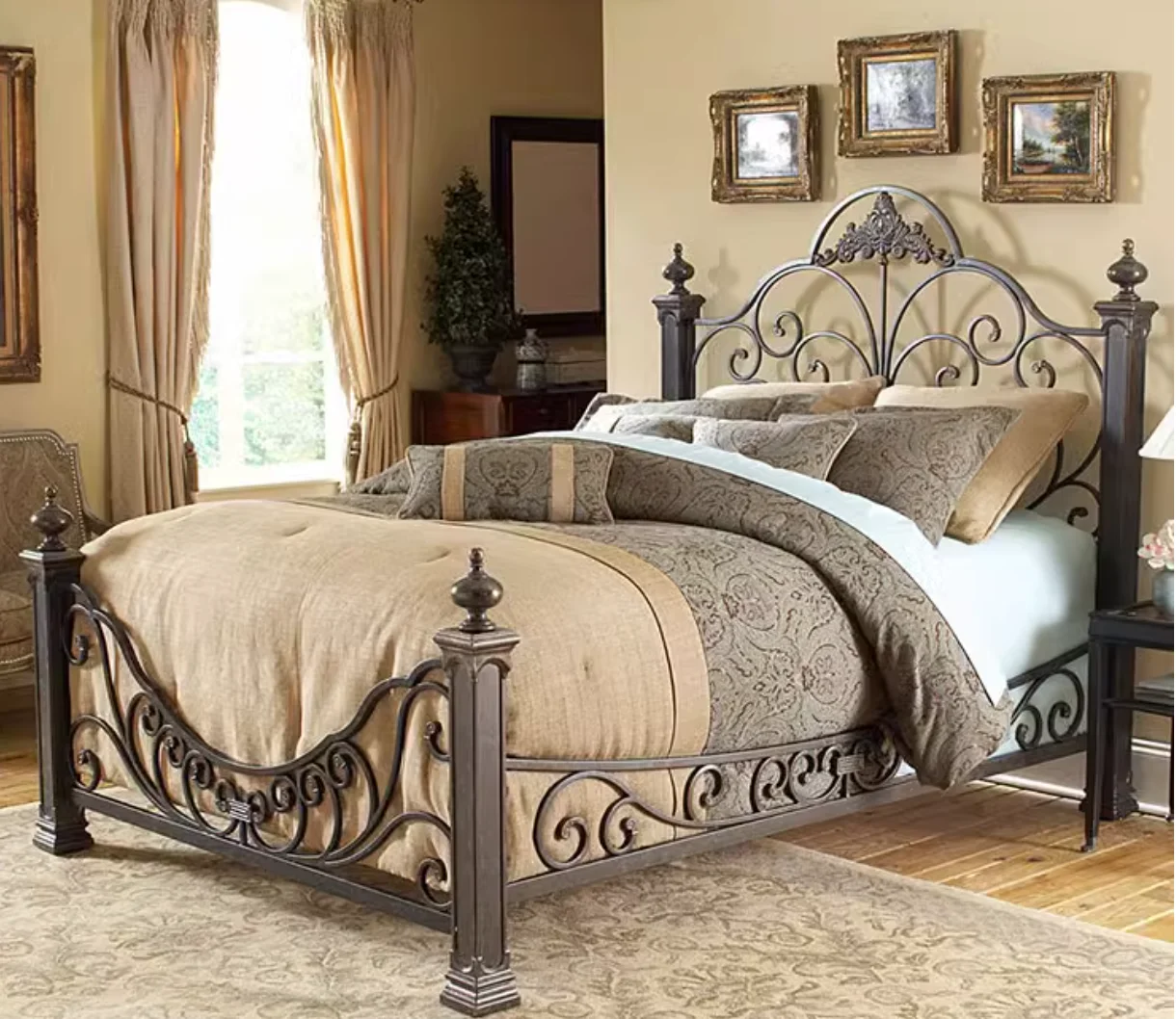 High-grade European wrought iron bed Master Bedroom Double bed 1.8m steel wood bed Iron bed classic