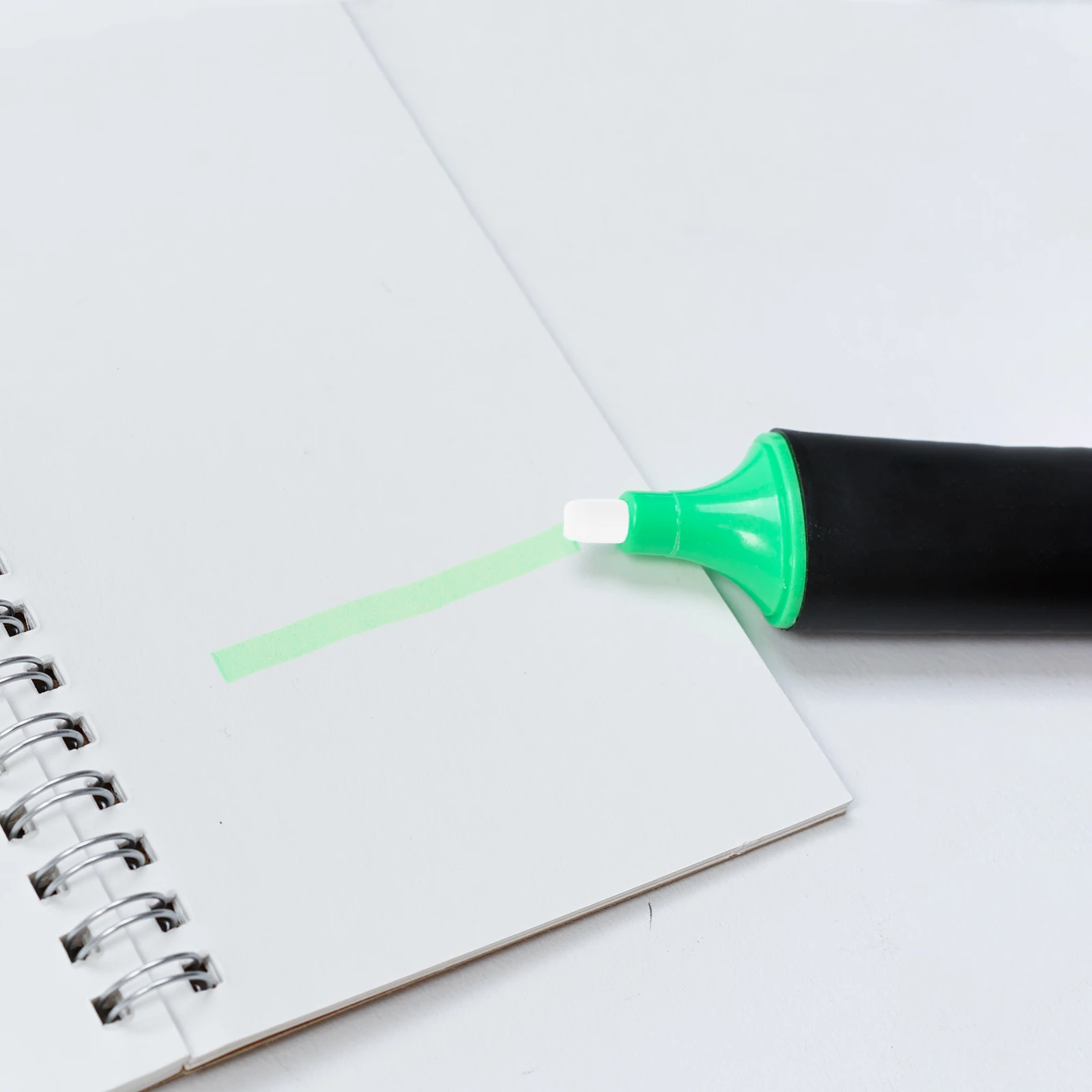 

100pcs Watercolor Pen Replacement Nibs Soft Tip Design Compatible with Markers Brush Tips Thick Marker Pen Tips for Artistic