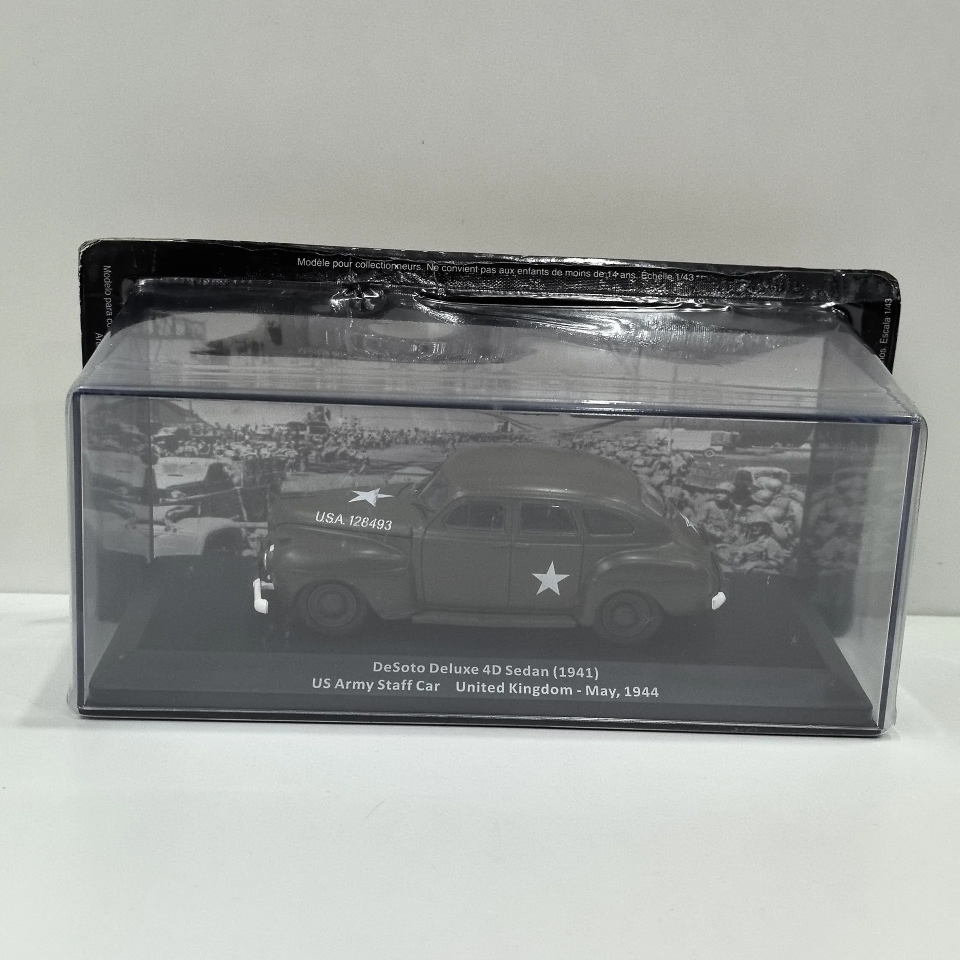 Модель автомобиля IXO 1/43 масштаба DESOTO DELUXE 4D SEDAN 1941-1944 Q3 из литого сплава.