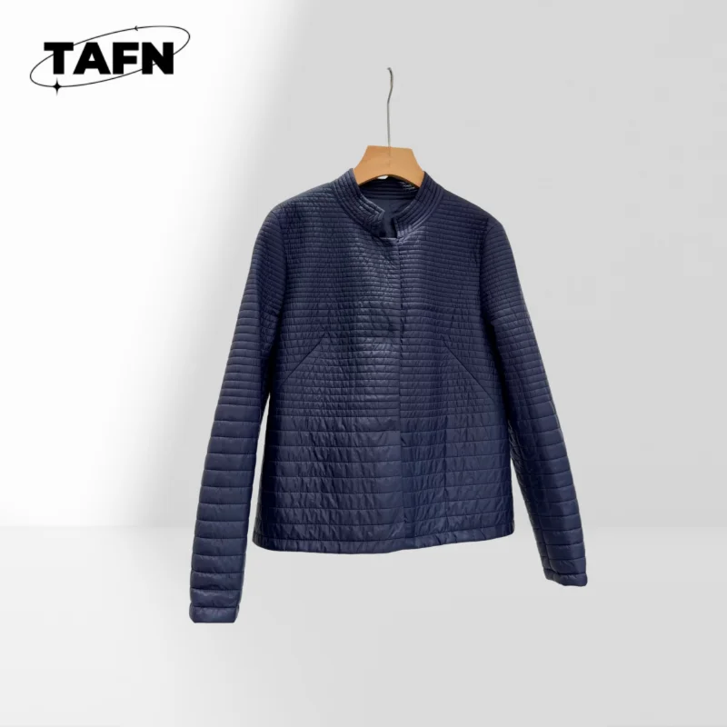 Lightweight & Durable Women's Vest Jacket for Winter Outdoor Puffer Vest Jacket for Women, Stylish and Functional AJ1305