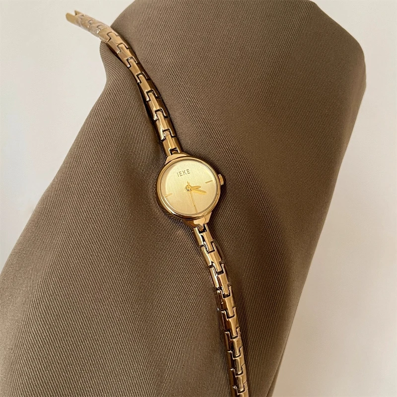 Vintage Women's Quartz Watch Luxury Gold Round Simple Green Small Dial Stylish Stainless Steel Women's Watch