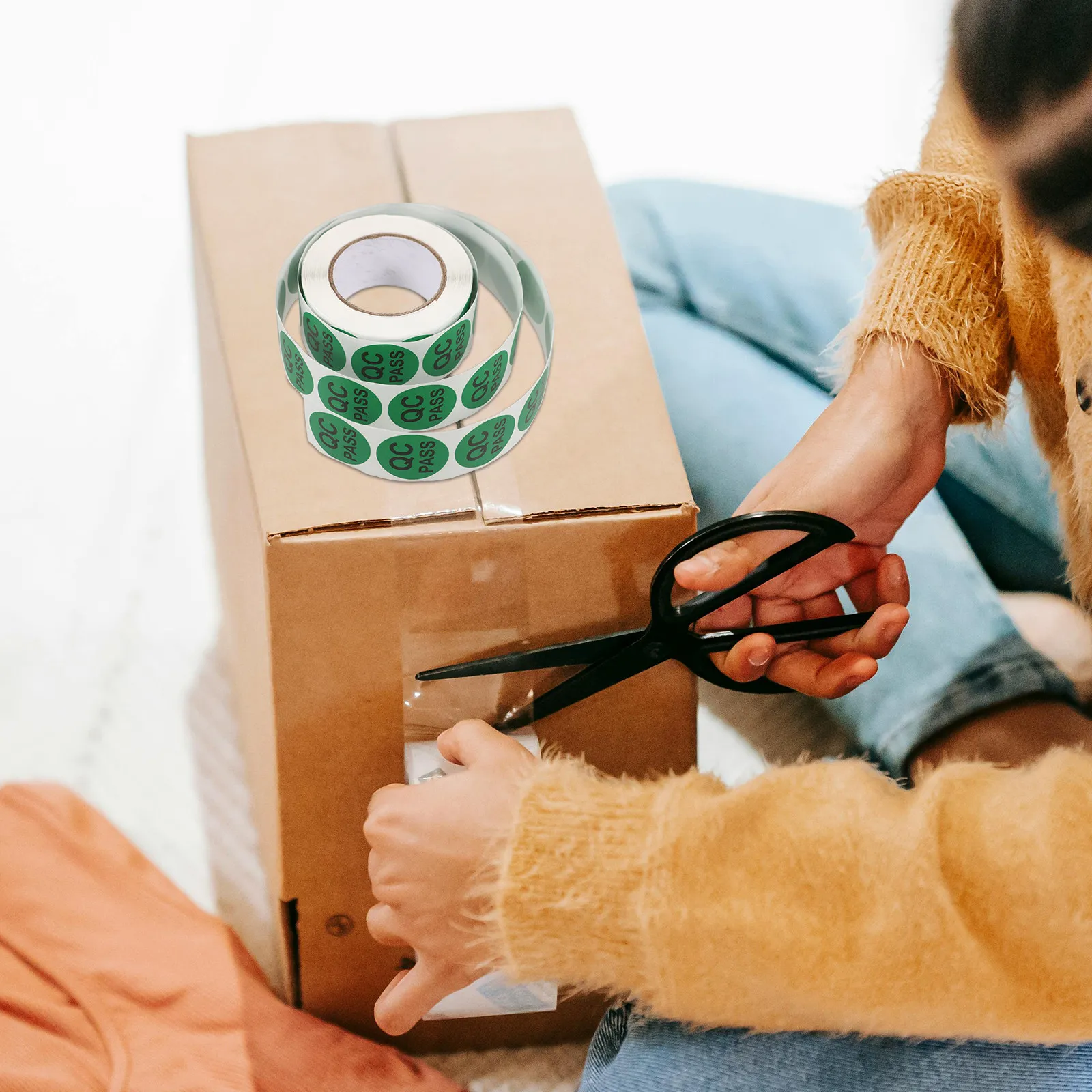 

1 Roll Round Qc Pass Labels Adhesive Stickers For Warehouse Inventory Quality Control Product Inspection Small Supply Accessory