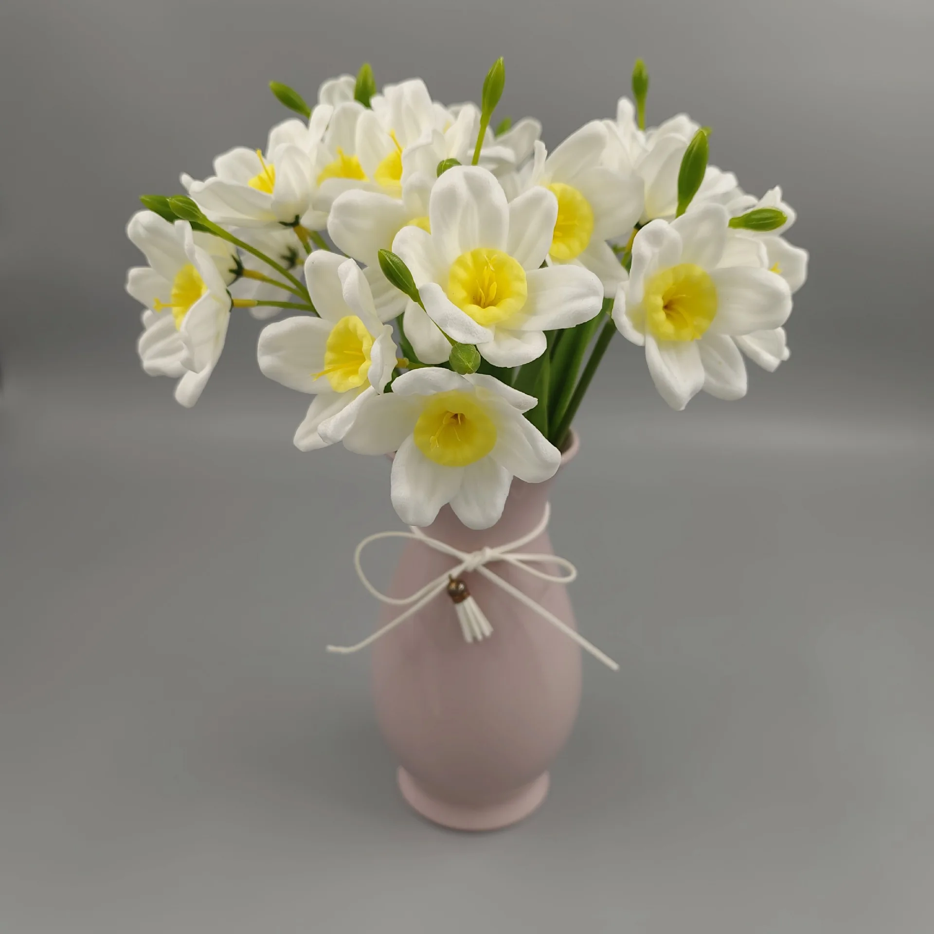 

9 Heads of Daffodils PU Artificial Flowers Bouquet Fake Narcissus Flowers for Home Living Room Decorative Wedding Bouquet Floral