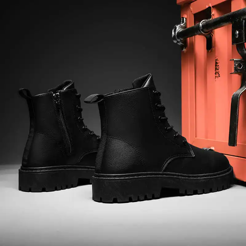 

Высокие кроссовки со шнуровкой. Дизайнерская роскошная обувь. Женские ботинки на шнуровке. Женские спортивные туфли. Различные функциональные кроссовки.