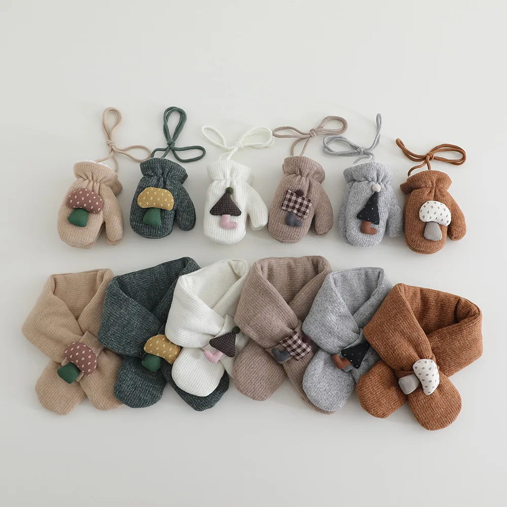 New Winter Baby Gloves Scarf Children Cute Cartoon Thickened Warm Mittens Scarves Hanging Neck Full Finger Gloves Kids Gloves