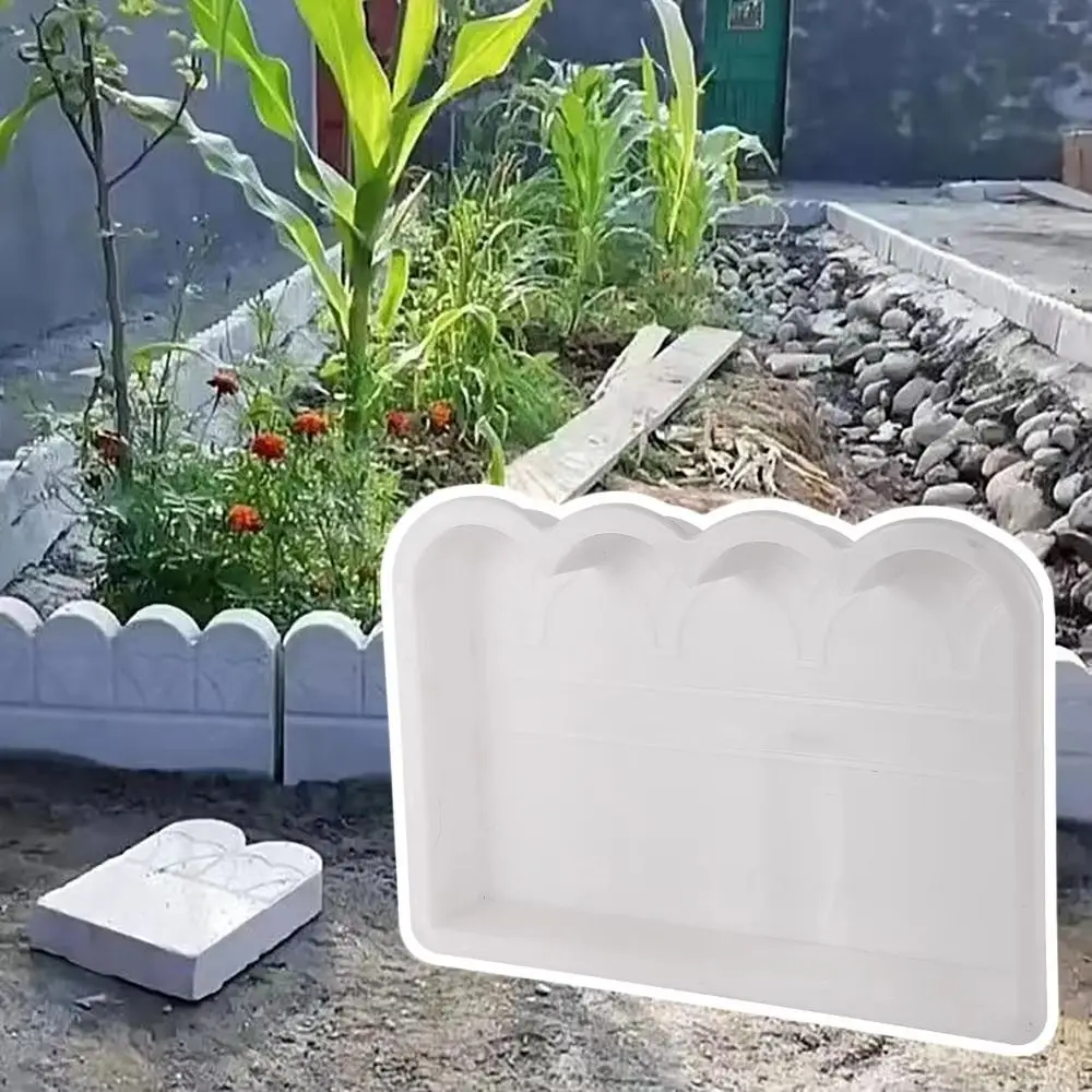 Reusable Garden Fence Mold Easy Operation Rounded Edge Garden Edging Mold Antique Style Plum Blossom Shape Concrete Mold Lawn