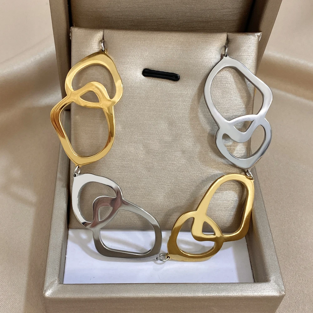 Greatera Chic Rhombic Hollow Out Women's Contrast Color Necklace Stainless Steel Two Tone Niche Design Jewelry Collarbone Chain