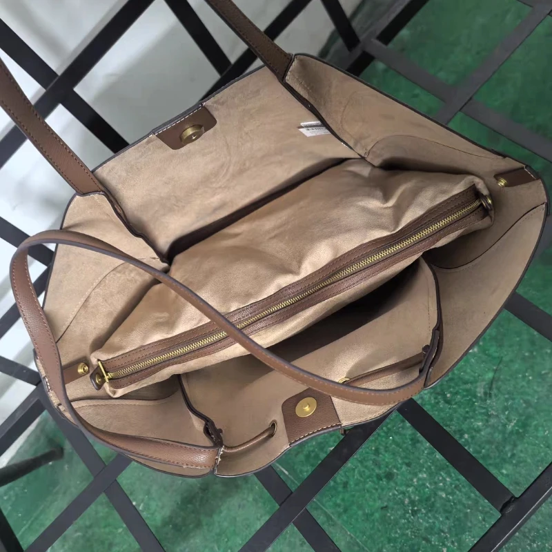 Spring 2026 New Women's Bag Designer Large Capacity PU Leather Simple Tote Purse Fashionable Casual Drawstring Commute Bag