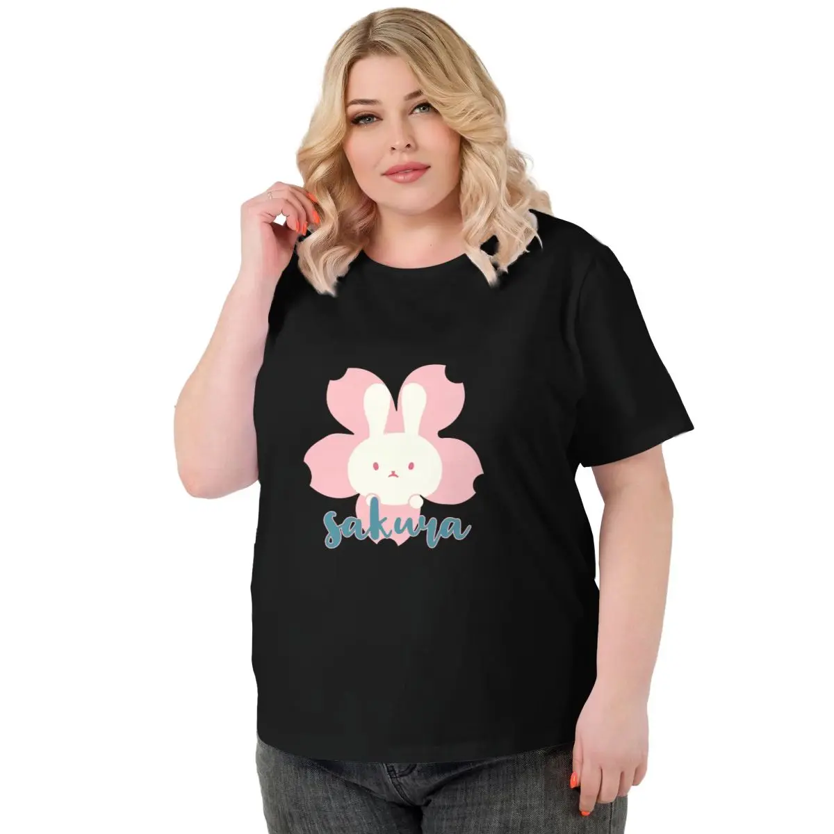 Женская футболка больших размеров с цветочным кроликом
