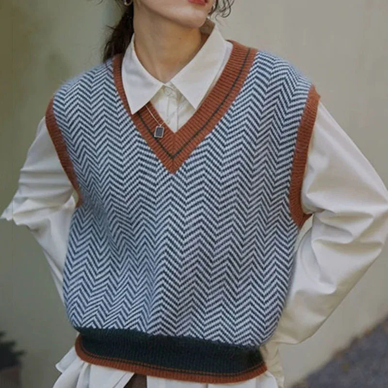 

Sweater Waistcoat Versatile Loose Knitwear Vest Vintage V-Neck Cropped Knitted Vest Women Sleeveless Contrast Patchwork Striped