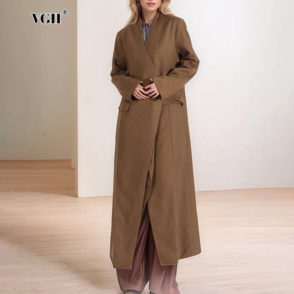 

VGH Solid Loose Minimalist Chic Trench For Women V Neck Long Sleeve Spliced Button Casual Coats Female Fashion New Autumn 2024