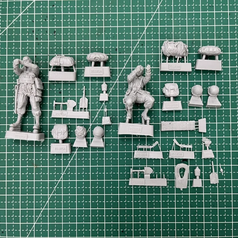 1/35 Resin Figure Model Building Kits Major and First Sergeant U.s.army Airborne 2 figures Unassembled and Unpainted 982A