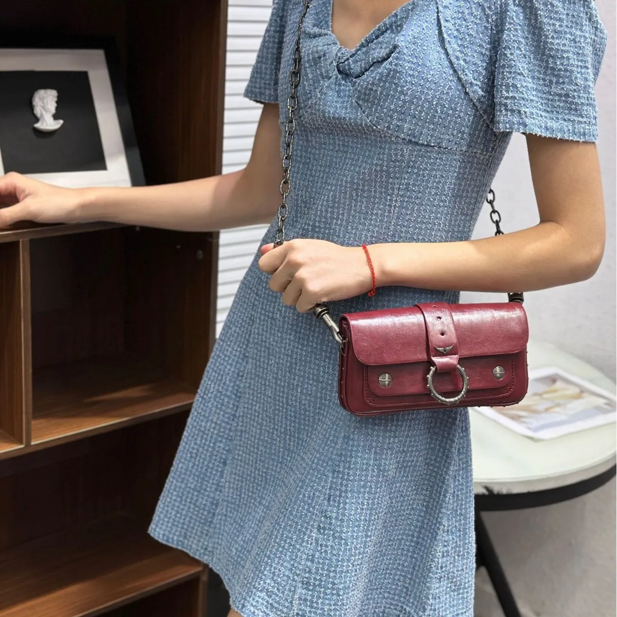 حقيبة كلاسيكية ZV للنساء من الجلد مربعة صغيرة عصرية متعددة الاستخدامات بجناح تحت الإبط بكتف واحد وحقيبة كروس مائلة مناسبة يومية