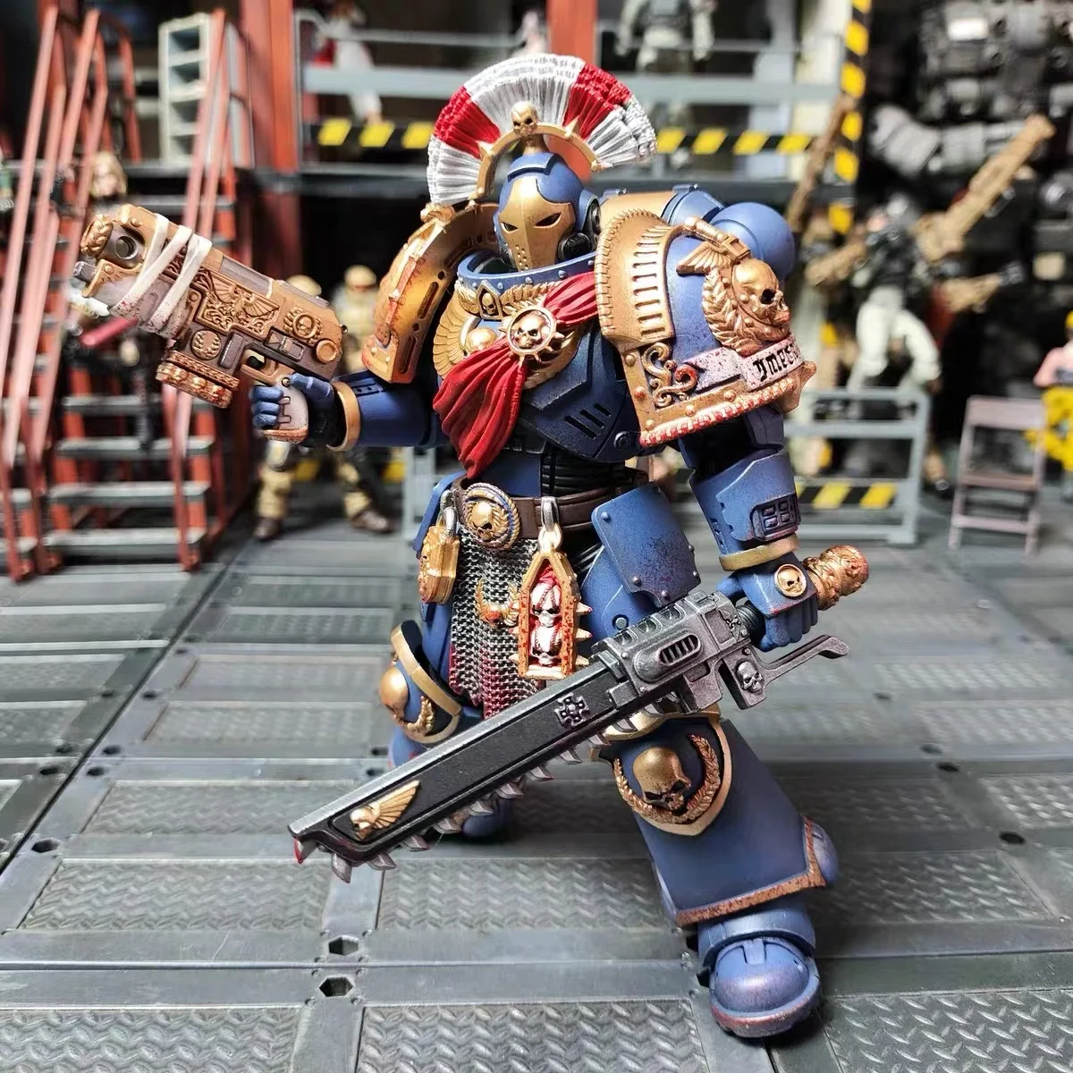 

【Original】JOYTOY Ultramarines Relic Secundus Armour with Artificer Bolt Rifle Chainsword and Bolt Pistol Toy