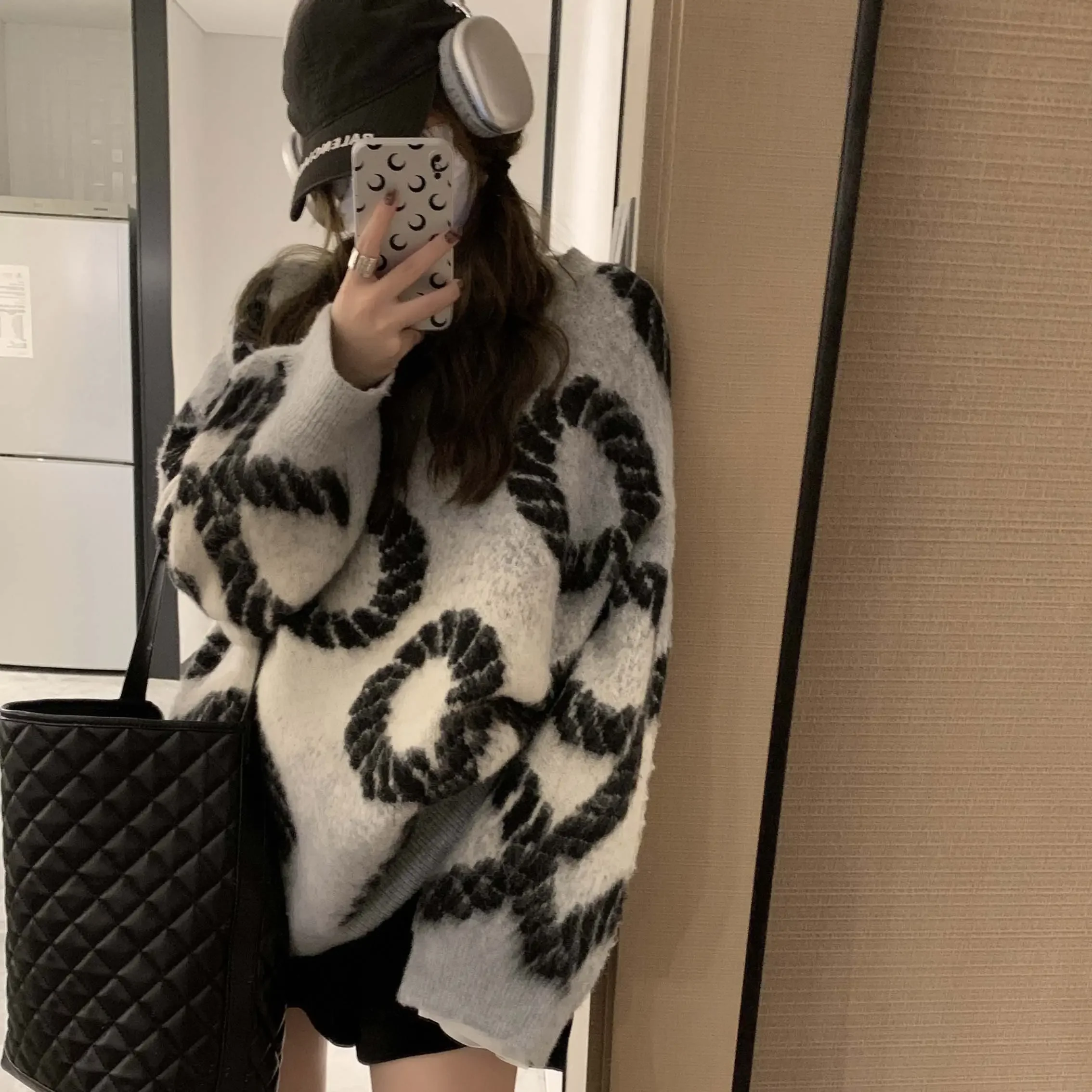 

2024 Autumn New Cow Pattern Simple Sweater for Women with Jacquard Autumn/Winter New Loose Knitted Medium-length Hoodie Sweater