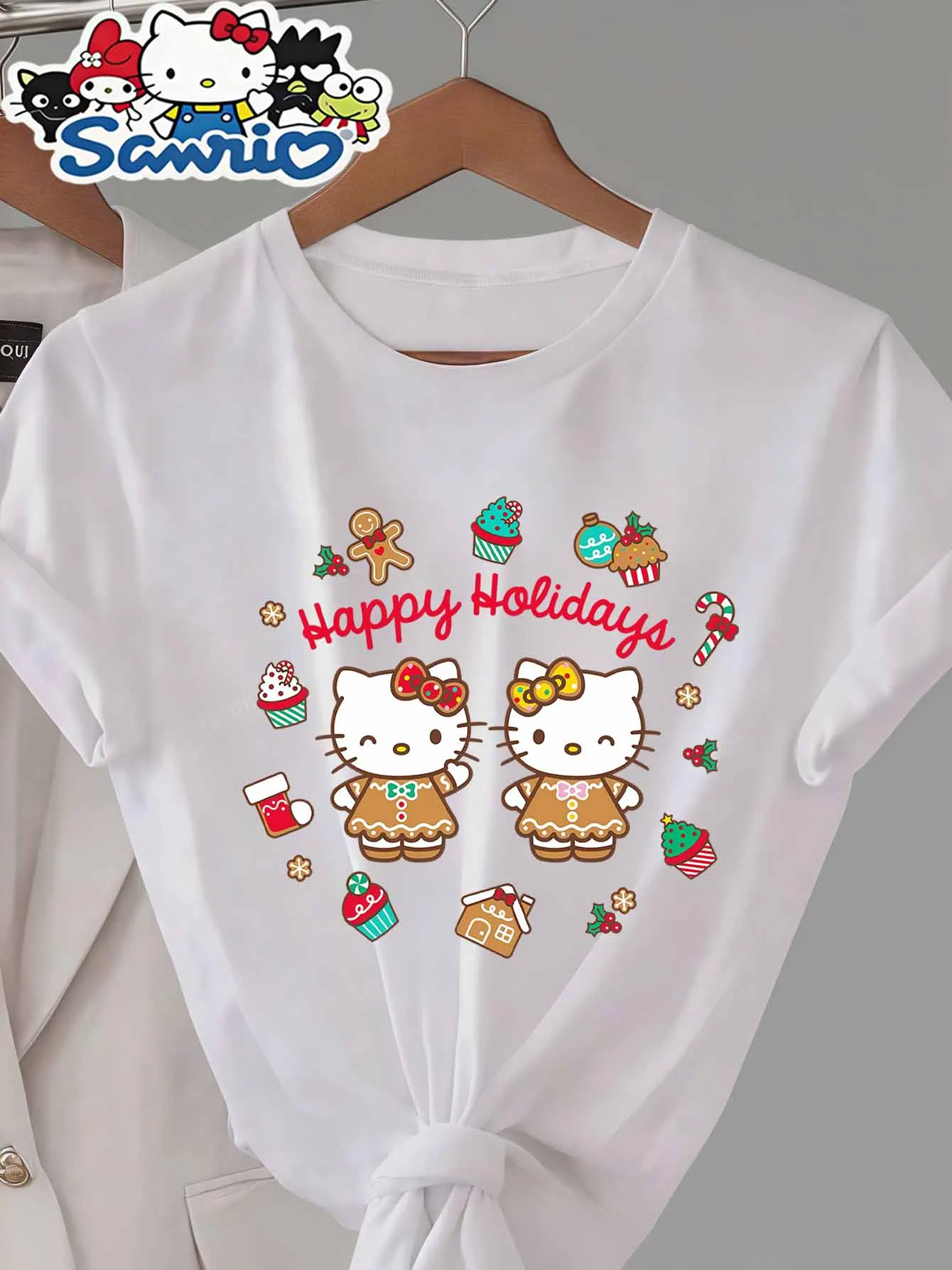 

Sanrio Christmas Limited Edition! Hello Kitty+Holiday Elements "Kitty Cat Pattern Women Elegant Round Neck Short Sleeve T-shirt