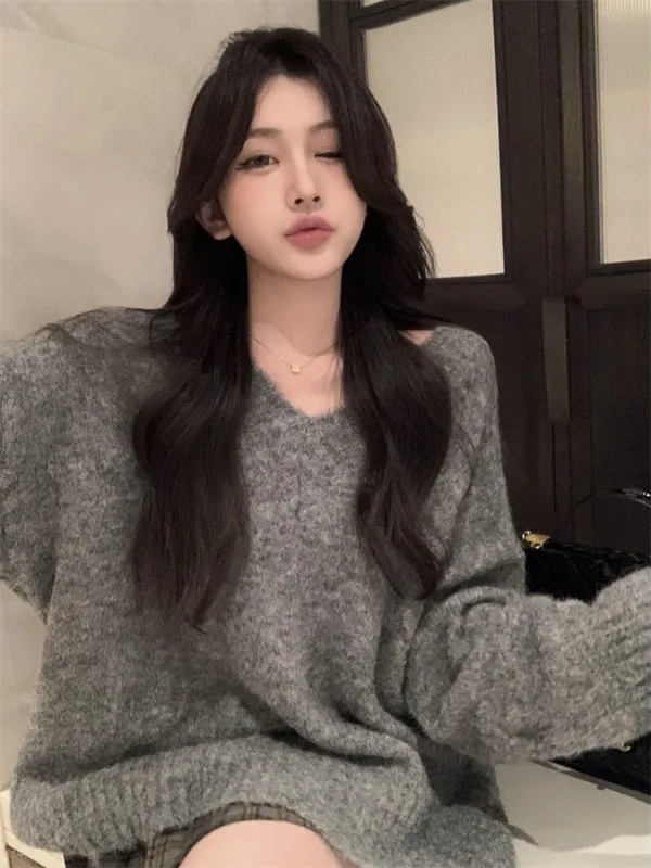 

Свободный вязаный свитер с V-образным вырезом и длинными рукавами для женщин, осенне-зимняя новинка, корейская версия, однотонный базовый трикотаж