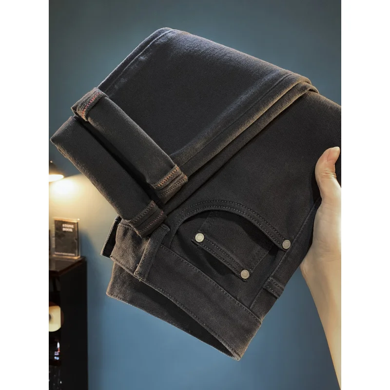 黒の細身ジーンズ メンズ トレンド ライトラグジュアリー 2025年新作 カジュアル ストレッチ 秋冬 厚手パンツ