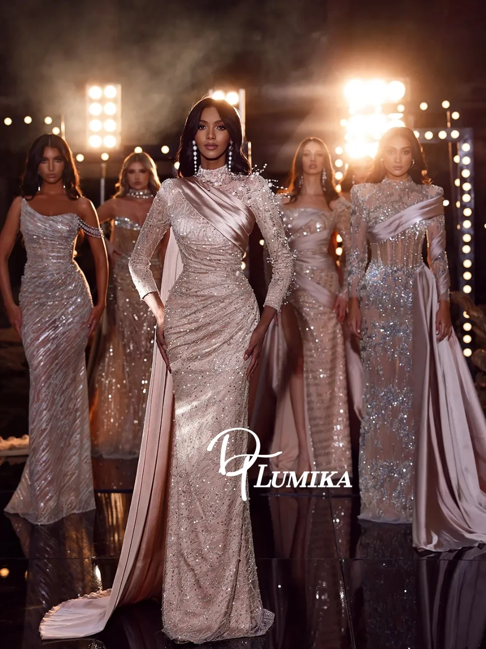 

Shimmering Beads Pearls Evening Dress Chic 3D Design Customized Prom Gown Modest Long Sleeved Elegant Party Wear With Side Cape