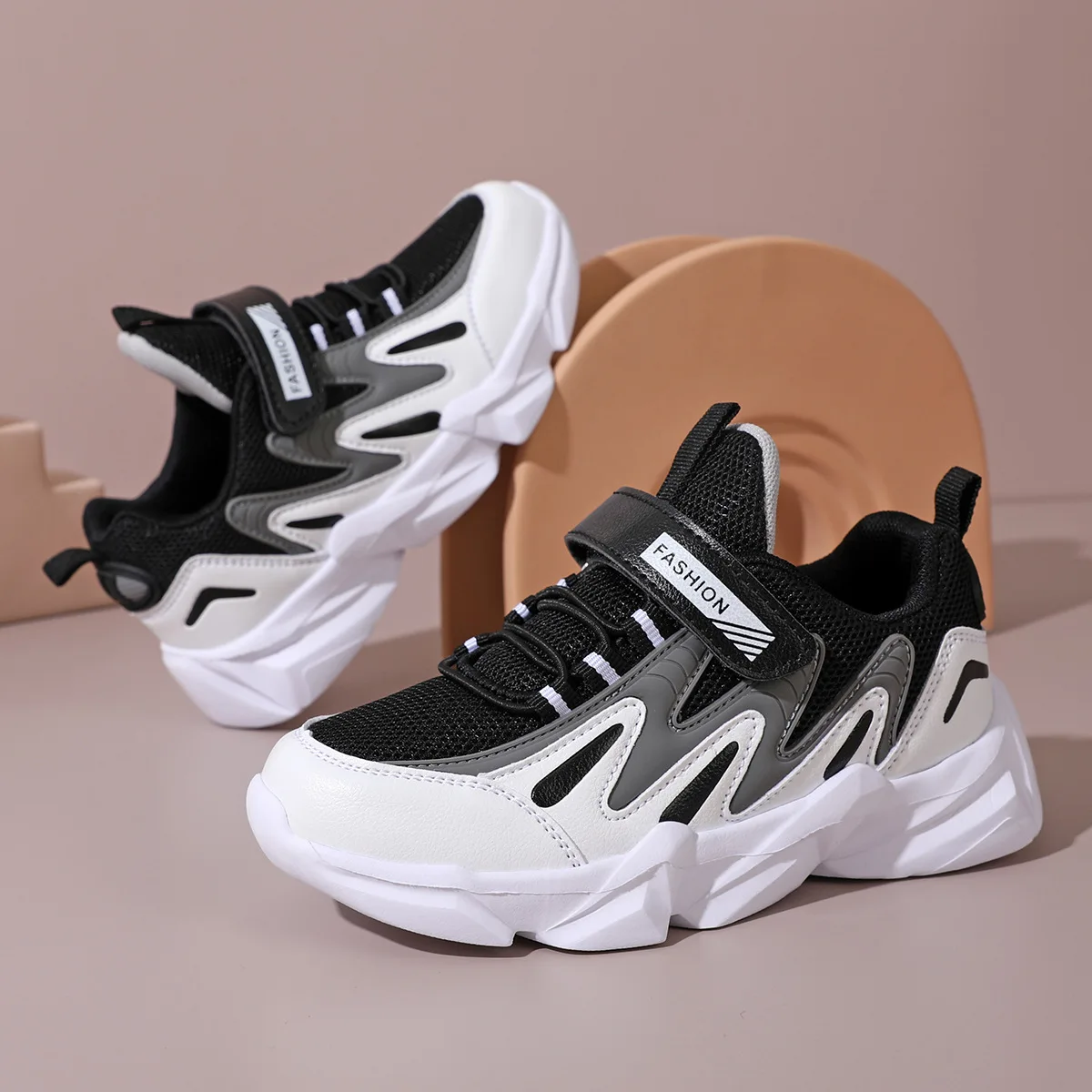 Korean Style Boys Sneakers 2026 New Spring Autumn Light Breathable Sports Shoes Comfort Outdoor Footwear Big Teen School Boys