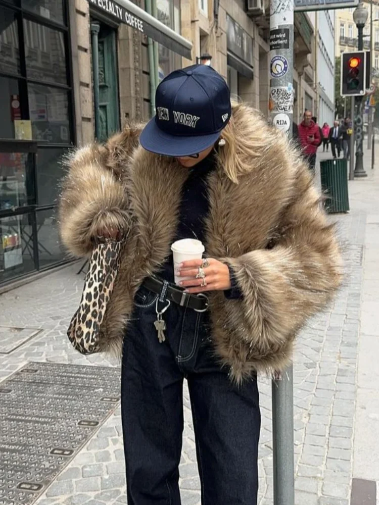 Women Fashion Loose Lapel Warm Fluffy Furry Faux Fur Jacket Winter Oversize Thicken Soft Short Fox Fur Coat Lady Plush Outerwear