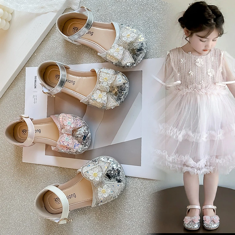 

Детские пляжные сандалии в корейском стиле для девочек, повседневные, с мягкой подошвой, летние новинки 2026 года, нескользящие, на липучках