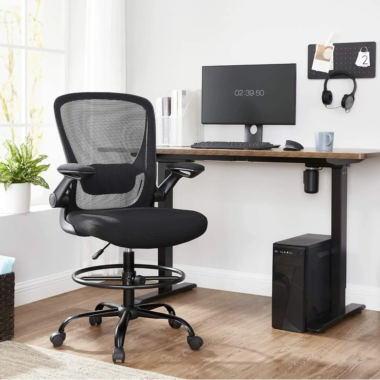 SONGMICS Drafting Chair with Flip-up Armrests, Mesh Office Chair, Ergonomic Painting Chair