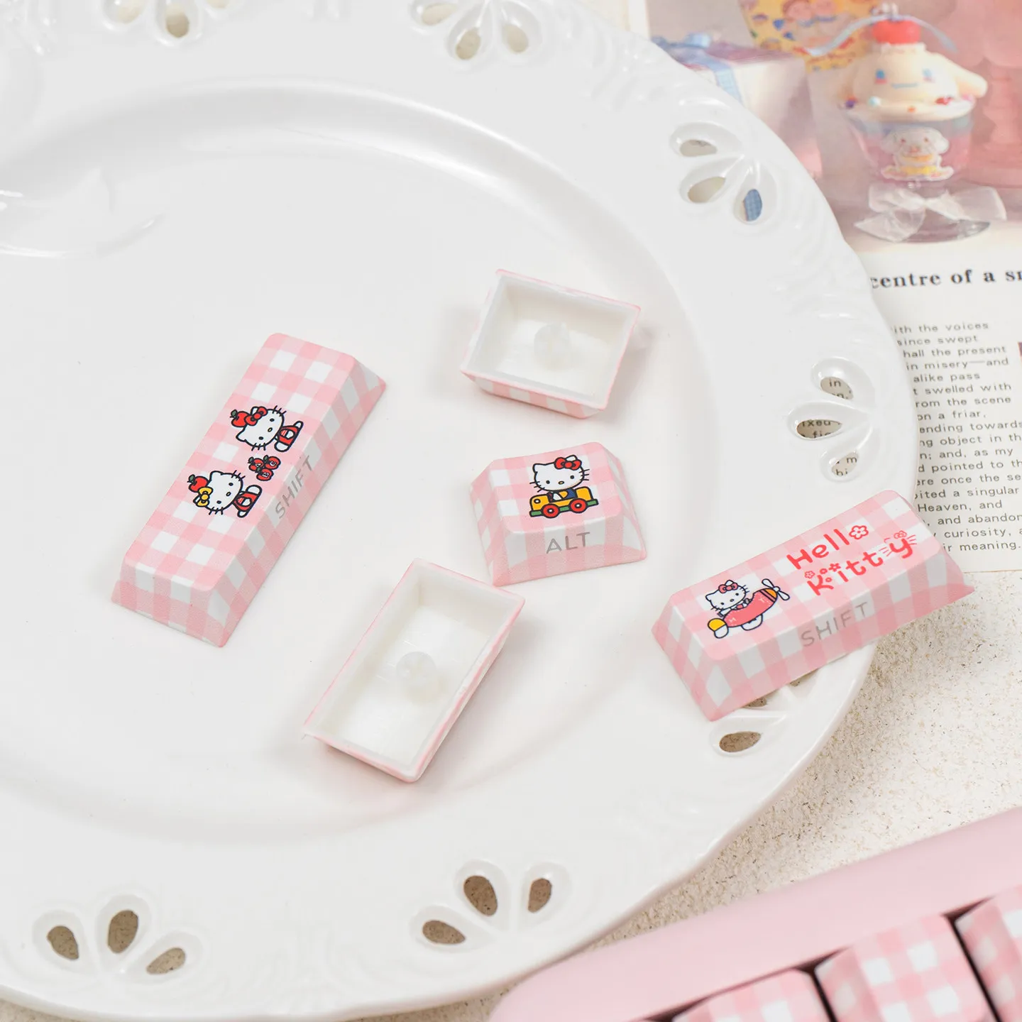 Klawisze PBT z motywem kreskówkowym, anime, uroczej Hello Kitty i wiśni, profil Cherry, do przełączników Cherry MX, do mechanicznych klawiatur gamingowych 61/68/87/104/108 — zdjęcie produktu 4