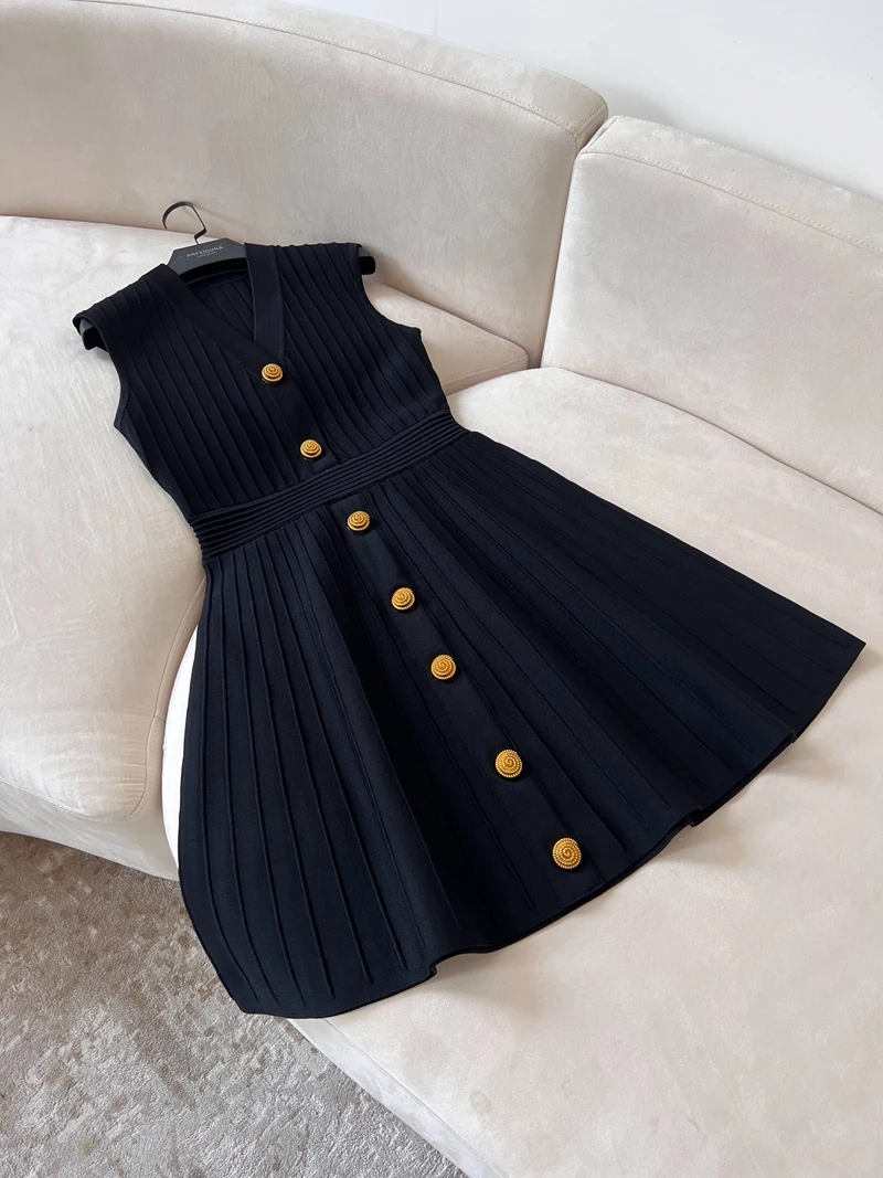 

Черная облегающая вязаная короткая юбка с V-образным вырезом, высокой талией, металлическим декором, А-силуэта, из полиэстера и нейлона, в стиле «Rich Girl».