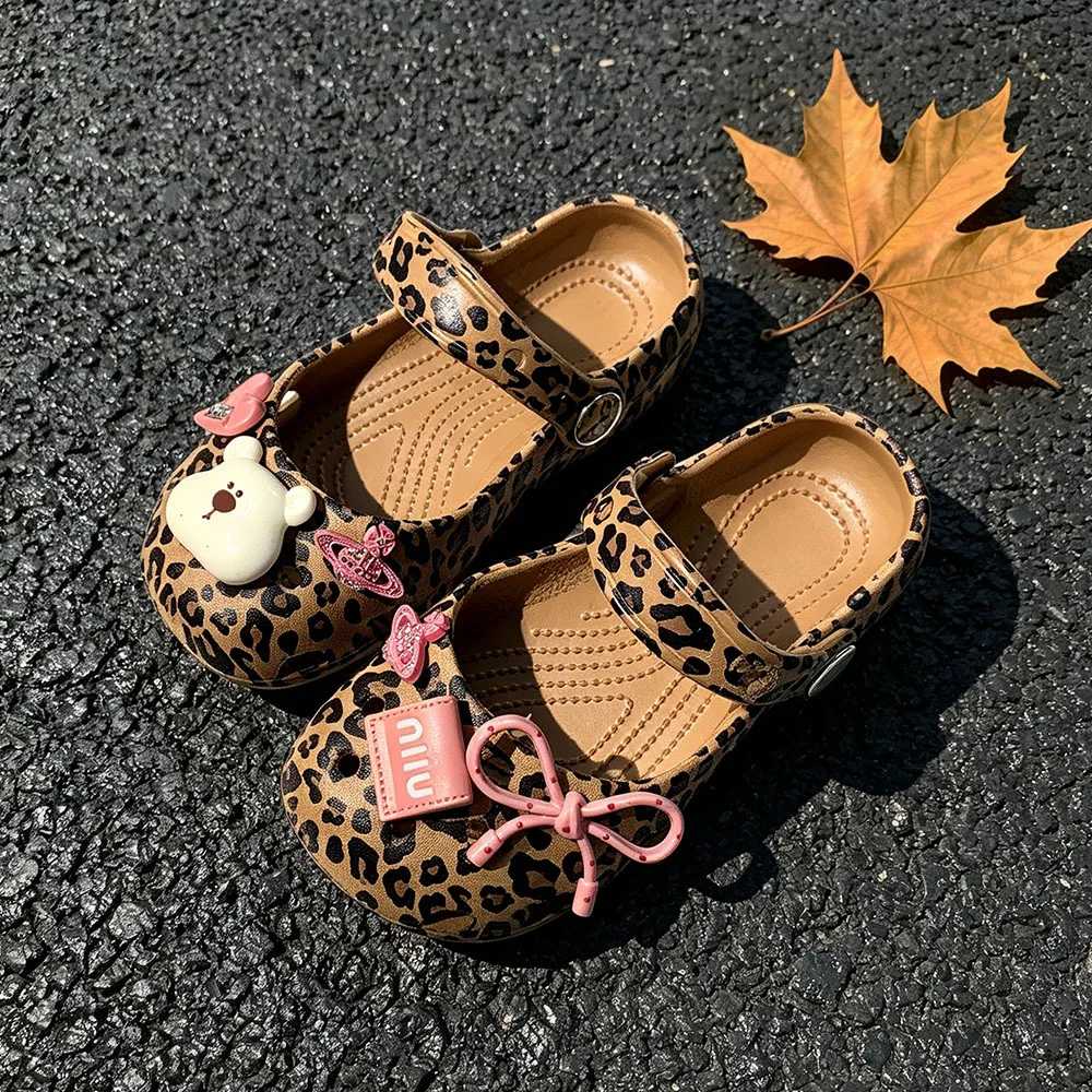 2026 Kinder Mädchen Ballett Mary Jane Clogs Silber Niedliche Bären-Charms Verstellbarer Riemen Rutschfeste Sommer Strand Outdoor Sandalen – Detail 9