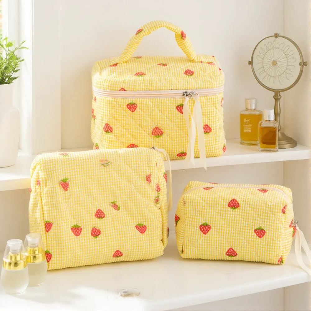 السفر المنظم أدوات الزينة مخزن للمكياج الحقيبة الفراولة نمط مستحضرات التجميل مبطن حقيبة يد محمولة السيدات سستة حقيبة