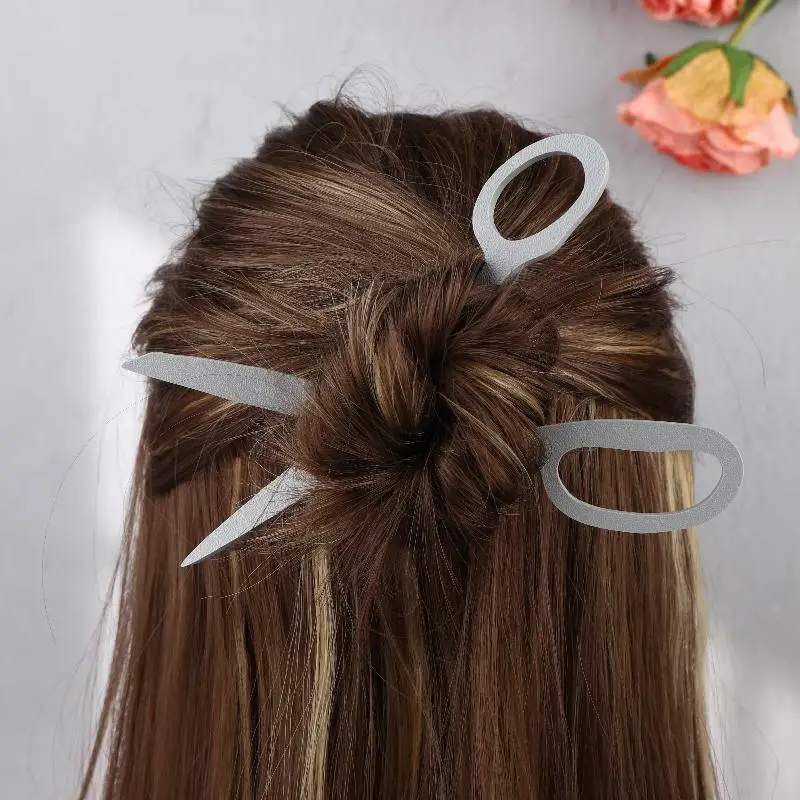 

Заколка для волос в форме ножниц, креативные декоративные заколки для волос, стильные готические уникальные украшения для головы для женщин и девочек, аксессуары для волос