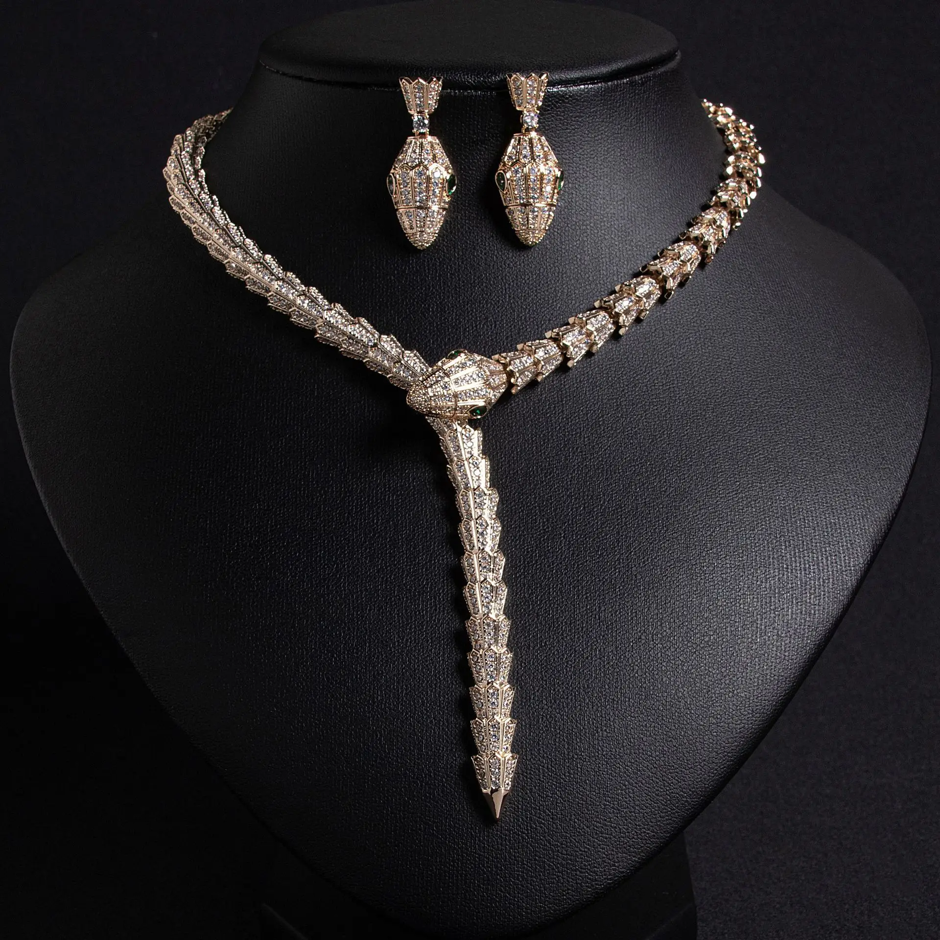 

Saudi Arabic 2Piece Luxury Bridal Jewelry Set water Drop Snake Jewelry Fashion Full Diamond Necklace Earrings Set