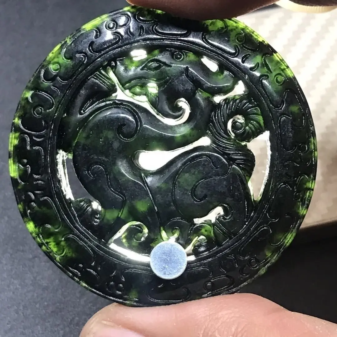 Cosmic Tiantie Natural Rare Xinjiang Olive Green Meteorite Double-sided Craft Pixiu Pendant Meteorite Pendant