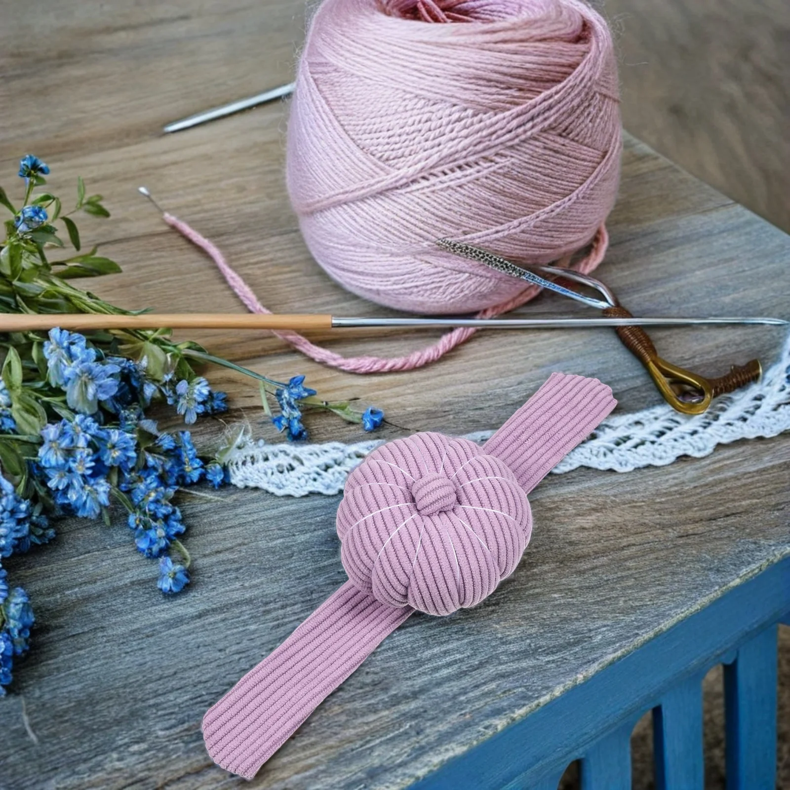 

2Pcs Corduroy Needle Pin Cushion Wristband Slap Bracelet Wearable Soft Sewing Organizer Wrist Pincushions for Quilting