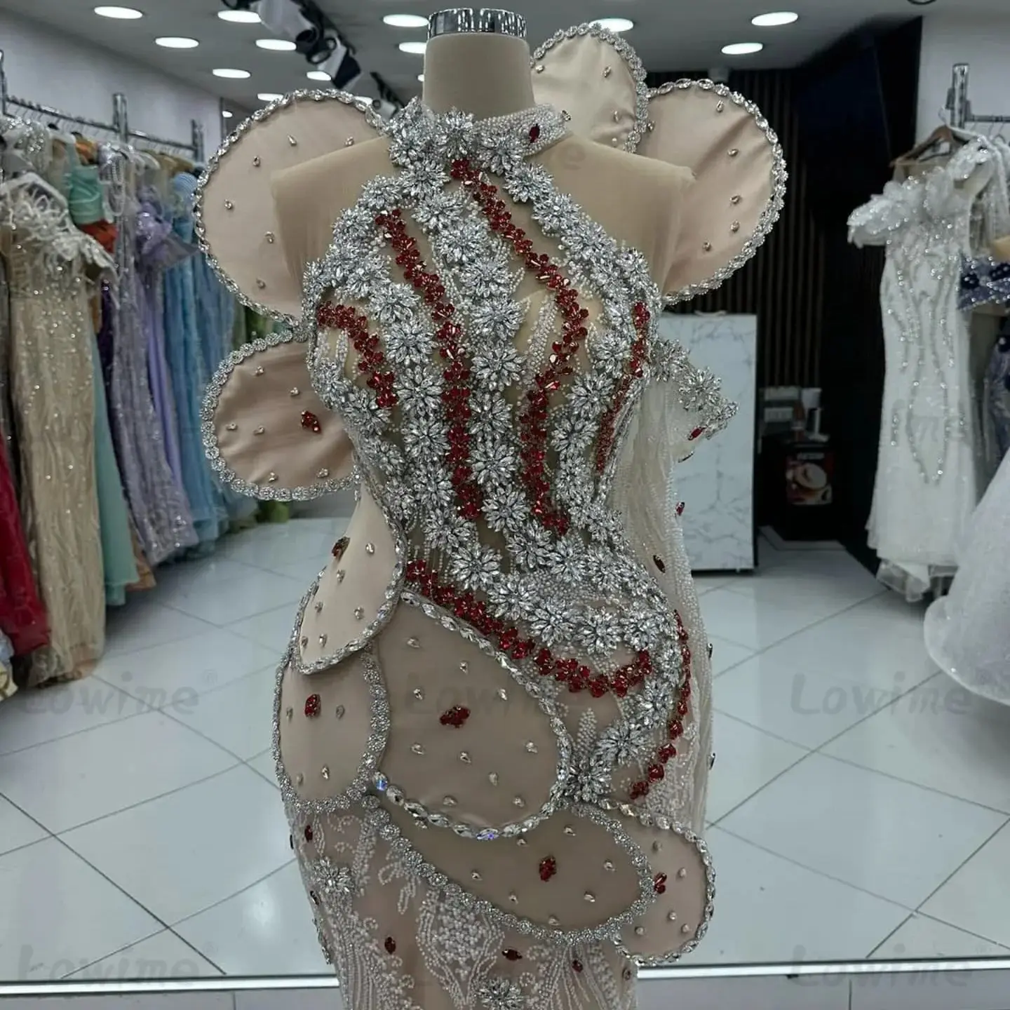

2025 Luxury Long Celebrity Dresses Crystals Red Carpet Runway Party Dress Women Pageant Gown Prom Dress Wedding Customized Robes